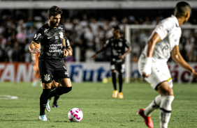 Yuri Alberto com a bola em seu domnio durante clssico contra o Santos