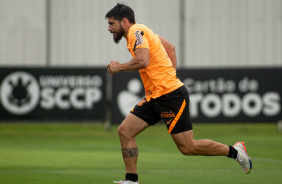Bruno Mndez em ao no treino do Corinthians no CT Joaquim Grava