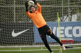 Cssio em ao no treino do Corinthians no CT Joaquim Grava