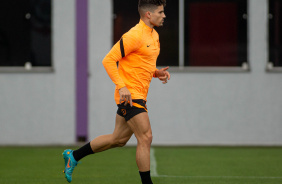 Rafael Ramos em ao no treino do Corinthians no CT Joaquim Grava