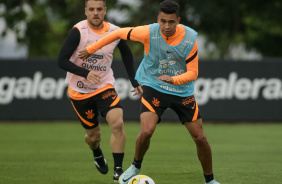 Ramiro e Cantillo durante treino do Corinthians no CT Joaquim Grava