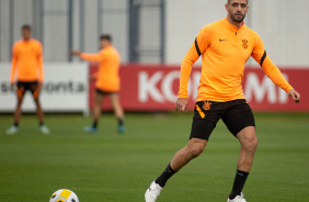 Renato Augusto em ao no treino do Corinthians no CT Joaquim Grava