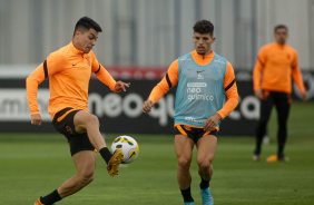 Roni e Rafael Ramos durante treino do Corinthians no CT Joaquim Grava