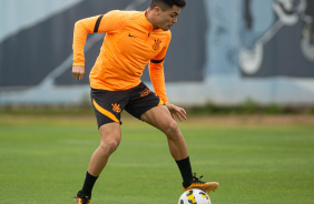 Roni em ao no treino do Corinthians no CT Joaquim Grava