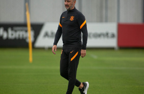 Vtor Pereira durante treino do Corinthians no CT Joaquim Grava
