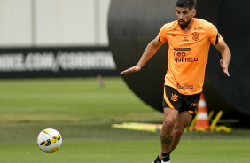 Bruno Mndez no treino desta manh no CT Joaquim Grava