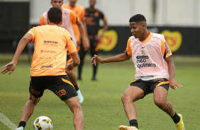 Cantillo, Giovane e Wesley Gassova durante treinamento nesta manh no CT Joaquim Grava