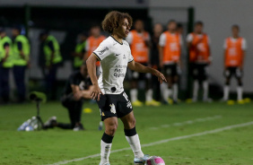 Guilherme Biro em ação no empate contra o Goiás