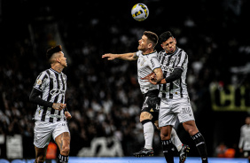 Ramiro em disputa de bola contra o Cear