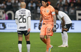 Fbio Santos e Cssio durante partida contra o Cear