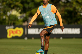 Raul Gustavo durante atividade no CT Joaquim Grava