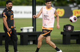 Balbuena em ao durante treino do Corinthians no CT Joaquim Grava