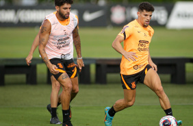 Yuri Alberto e Rafael Ramos durante treino do Corinthians no CT Joaquim Grava