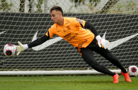 Matheus Donelli durante treino do Corinthians