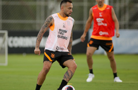 Maycon em ao durante treino do Corinthians