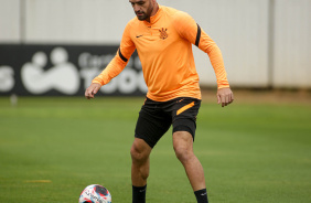 Renato Augusto durante treino do Corinthians no CT Joaquim Grava