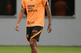 Caetano em ao no treino do Corinthians