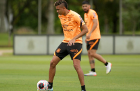 Cantillo em ao no treino do Corinthians