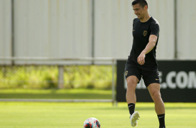 Balbuena em ao no treino do Corinthians no CT Joaquim Grava