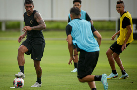Paulinho e Cantillo durante treino do Corinthians no CT Joaquim Grava