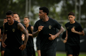 Paulinho e Gil durante treino do Corinthians no CT Joaquim Grava