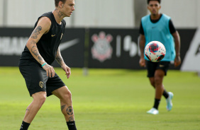 Rger Guedes em ao no treino do Corinthians no CT Joaquim Grava