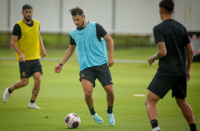 Romero em ao no treino do Corinthians no CT Joaquim Grava