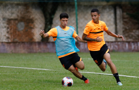 Caipira e Kayke durante treino do Corinthians Sub-20
