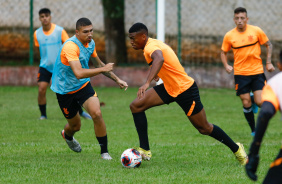 Felipe Augusto e Cressi durante treino do Corinthians Sub-20