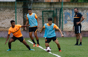 Gabriel Caipira e Abimael durante treino do Corinthians Sub-20