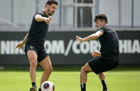 Giuliano e Roni durante treino do Corinthians