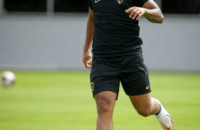 Matheus Bidu durante treino do Corinthians