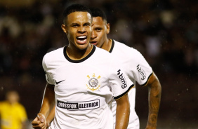 Pedro festejando o seu primeiro gol na Copinha 2023
