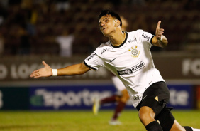 Guilherme Henrique marcou o terceiro gol do Corinthians