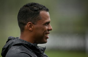 Fernando Lzaro em treino do Corinthians no CT Joaquim Grava