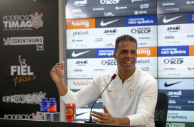 Fernando Lzaro foi apresentado nesta quarta-feira como treinador do Corinthians