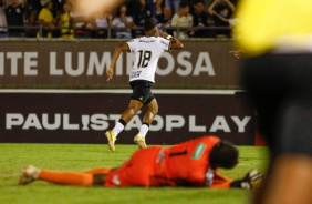 Wesley comemora gol em classificao do Corinthians contra Comercial na Copinha