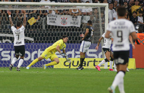 Cssio em ao no jogo entre Corinthians e gua Santa