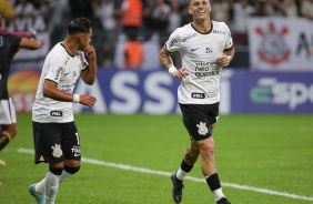 Rger Guedes comemorando o segundo gol do Corinthians no jogo