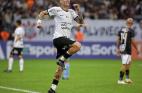 Rger Guedes comemorando seu gol pelo Corinthians