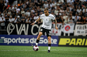 Rger Guedes domina em duelo contra o gua Santa pelo Campeonato Paulista