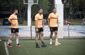 Thalisson, Lucas Oliveira e Vandeson fazendo atividade de goleiros durante pré-temporada