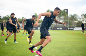 Yuri Alberto, Wesley e Arthur Souza em trabalho no CT