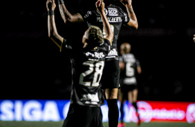 Adson e Yuri Alberto comemoram um dos gols do Timão