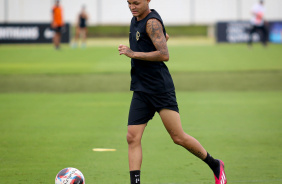 Adson durante treinamento no CT Joaquim Grava