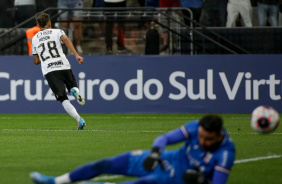 Adson comemora gol na vitria contra o Botafogo-SP pelo Paulisto