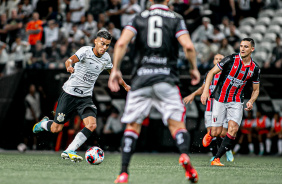 Fausto Vera durante a vitria do Corinthians contra o Botafogo-SP