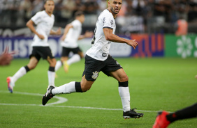Jnior Moraes na vitria contra o Botafogo-SP pelo Paulisto