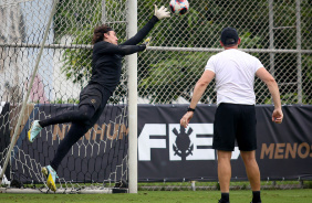 Cssio defende em treino do Corinthians antes de enfrentar o So Bernardo