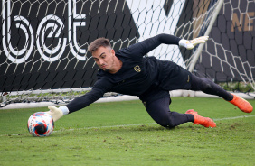 Matheus Donelli em treino do Corinthians antes de enfrentar o So Bernardo